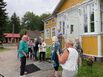 Tervetuloa Vanha-Tuusjärvelle - serkut ilmestyvät paikalle pikkuhiljaa