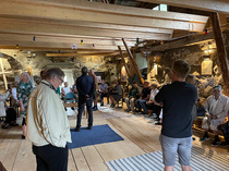 Lattiatkin on kuulema omista metsistä ja muu puutavara